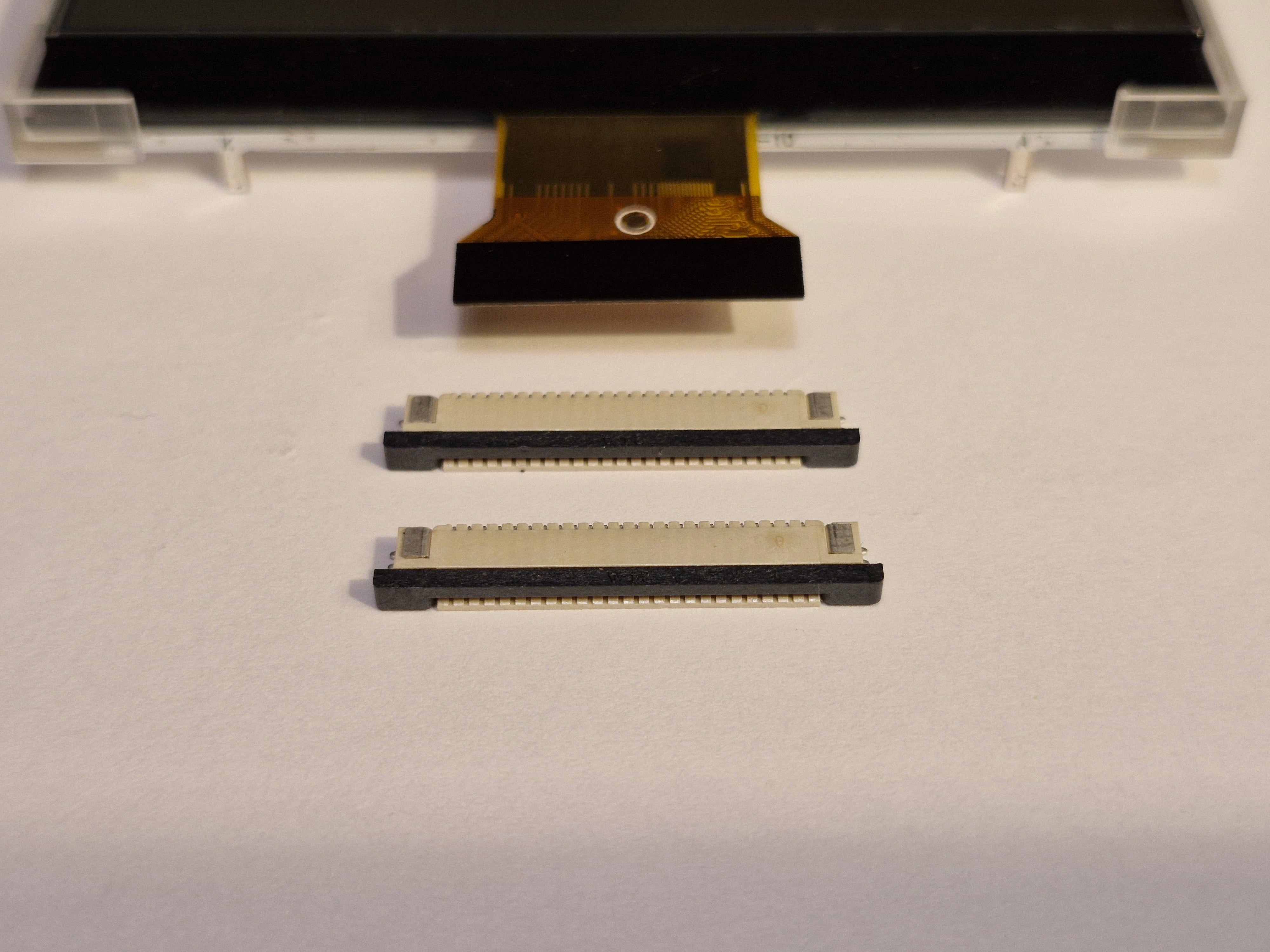 Display med lödbar kontakt 320 330X 420 430X 440 450X mfl.