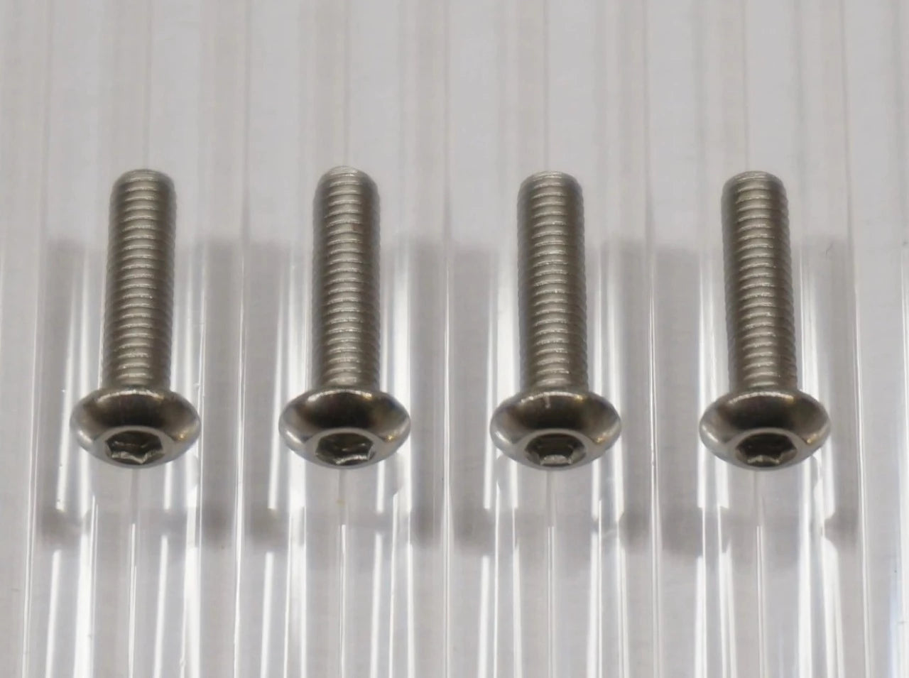 Screws for plastic bracket Linix motors